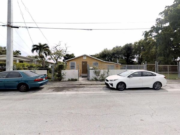 1544 NW 51st Ter , Miami, FL 33142