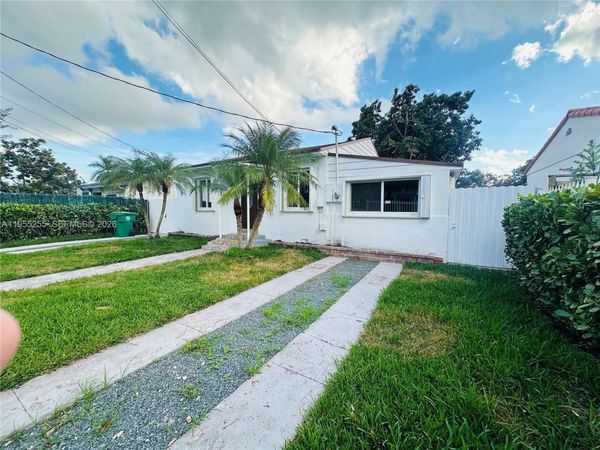 3052 SW 6th St, Unit 3052, Miami, FL 33135