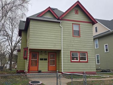 2211 10th Avenue S, Minneapolis, MN 55404