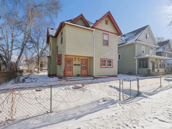 2211 10th Avenue S, Minneapolis, MN 55404