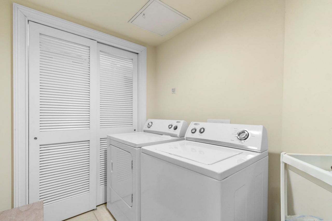 2180 Waterview Dr. Photo 23