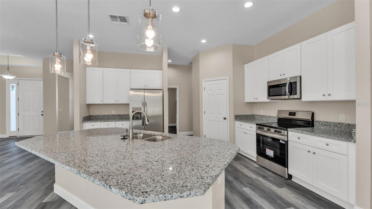 6320 Woodhaven Drive, Lakeland, FL 33811 Photo