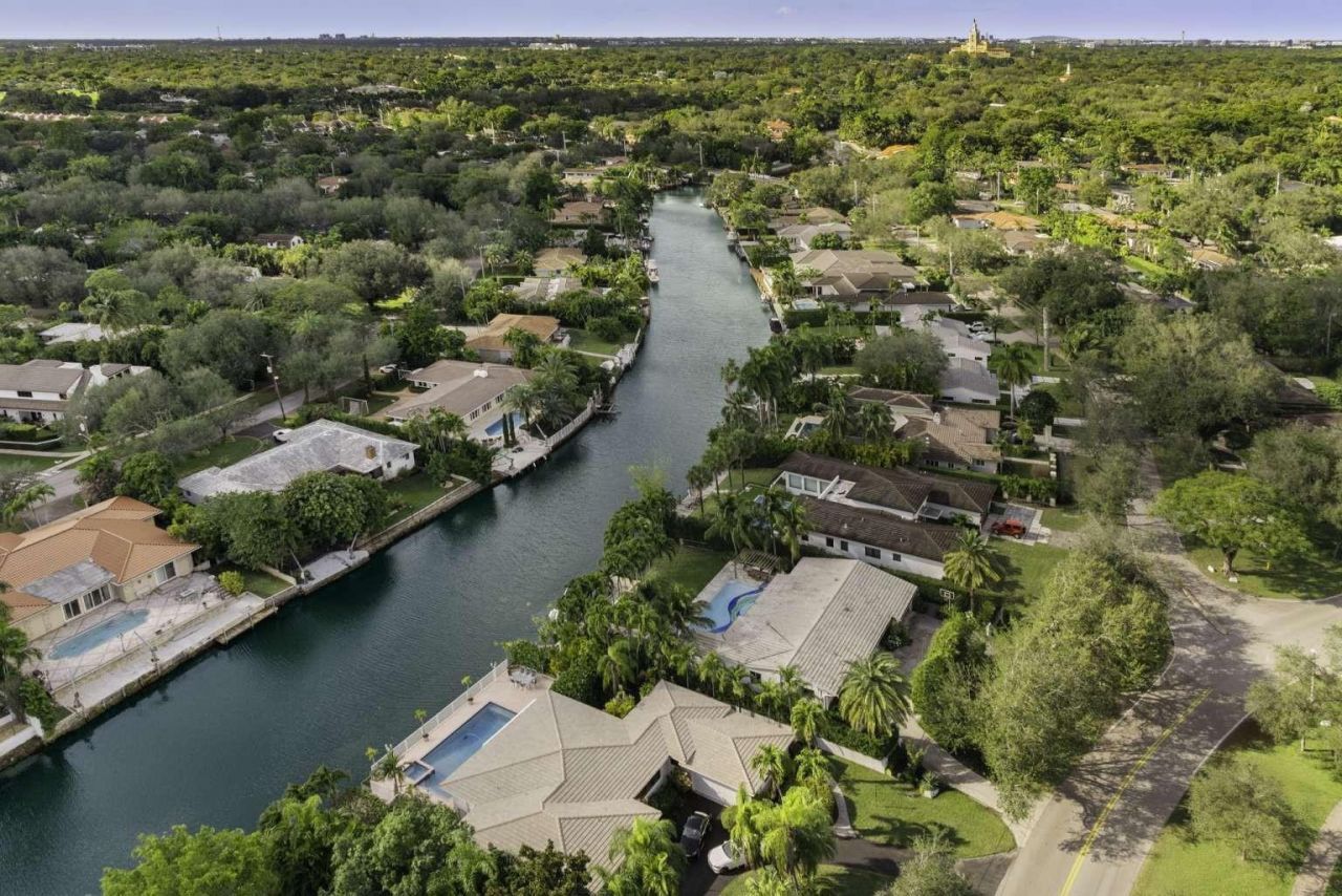 4950 Riviera Drive, Coral Gables, FL 33146 Photo