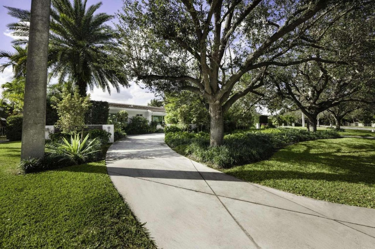 4950 Riviera Drive, Coral Gables, FL 33146 Photo