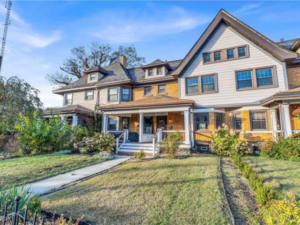 12206 Detroit Avenue, Lakewood, OH 44107