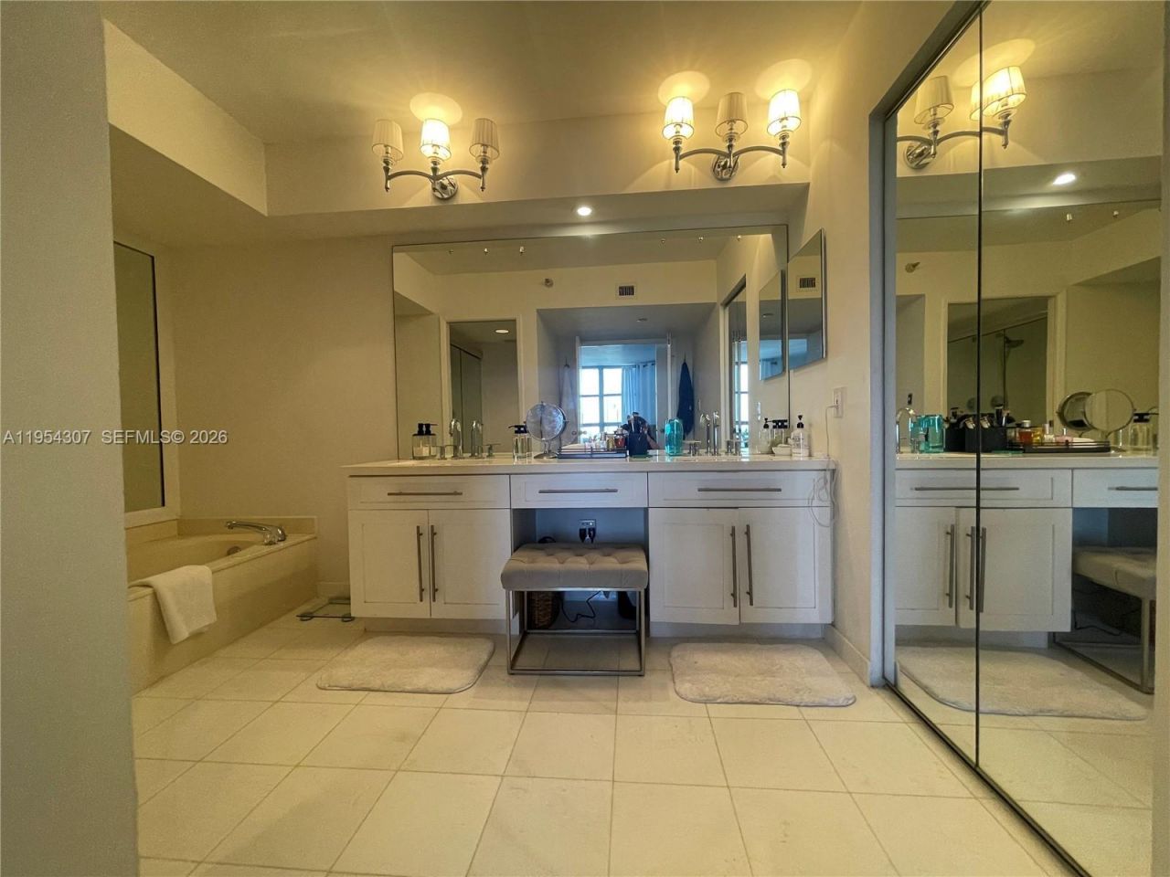 19101 NE 36th Ct , Unit 1910, Aventura, FL 33180 Photo