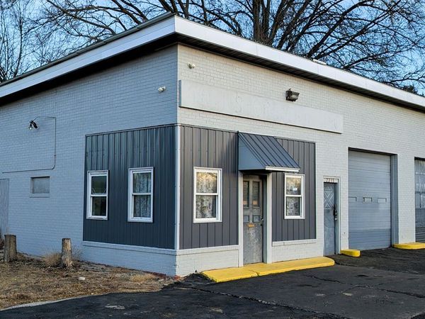 2315 S Main St, Rockford, IL 61102