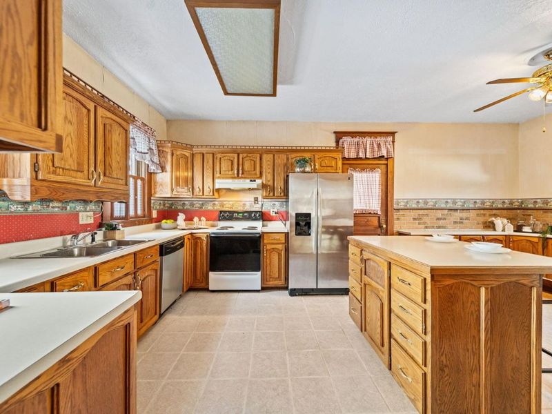 230 W Columbus Street, Mount Sterling, OH 43143 Photo 23