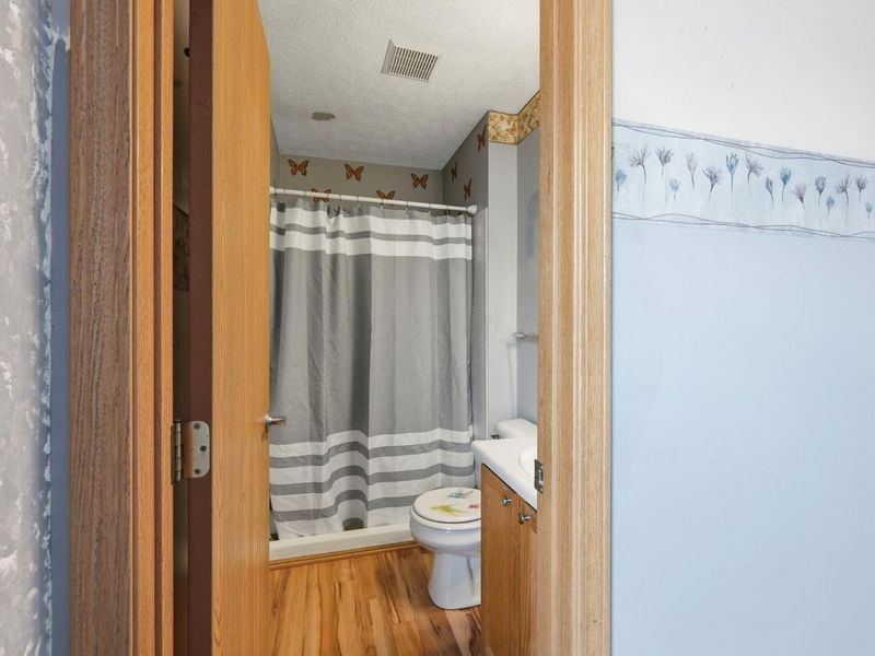 1062 Viewpointe Drive, Columbus, OH 43207 Photo 16