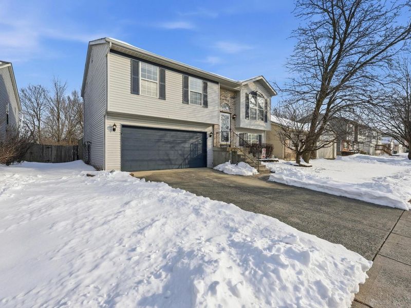 1062 Viewpointe Drive, Columbus, OH 43207 Photo 2