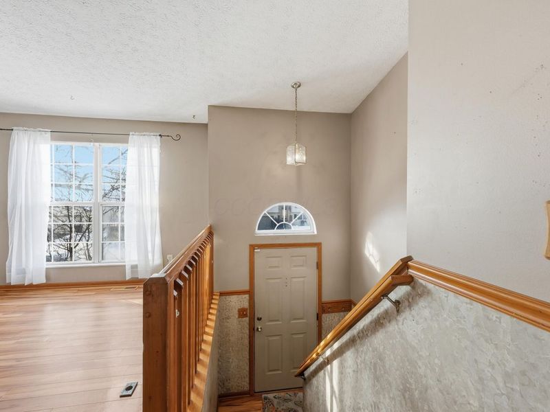 1062 Viewpointe Drive, Columbus, OH 43207 Photo 4