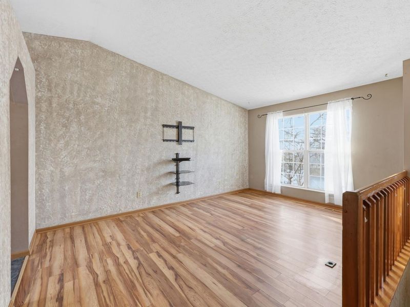 1062 Viewpointe Drive, Columbus, OH 43207 Photo 5