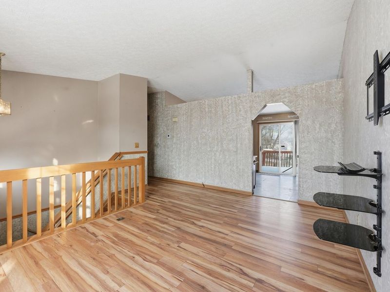 1062 Viewpointe Drive, Columbus, OH 43207 Photo 7