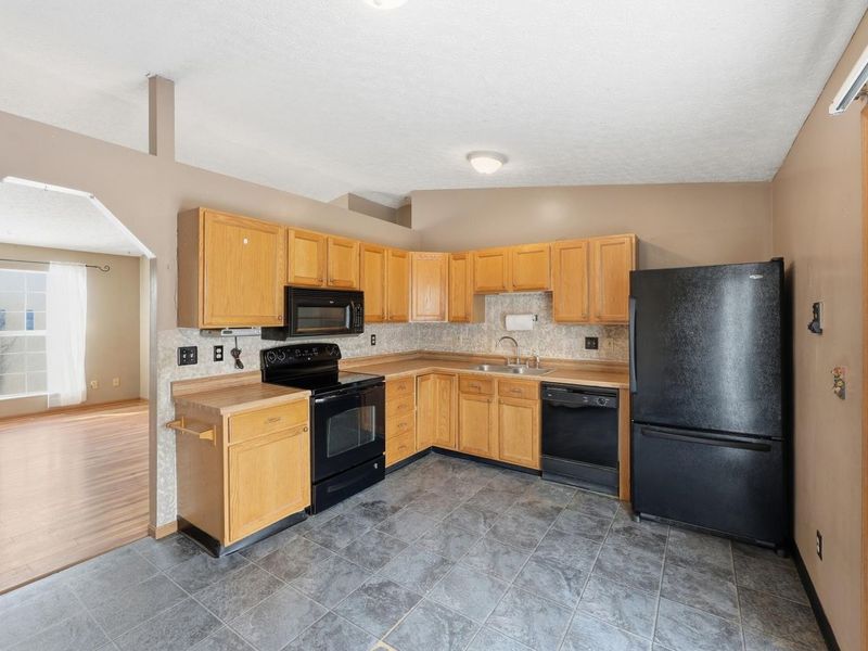 1062 Viewpointe Drive, Columbus, OH 43207 Photo 8