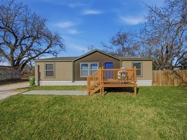 1618 Lands End Street, Granbury, TX 76048