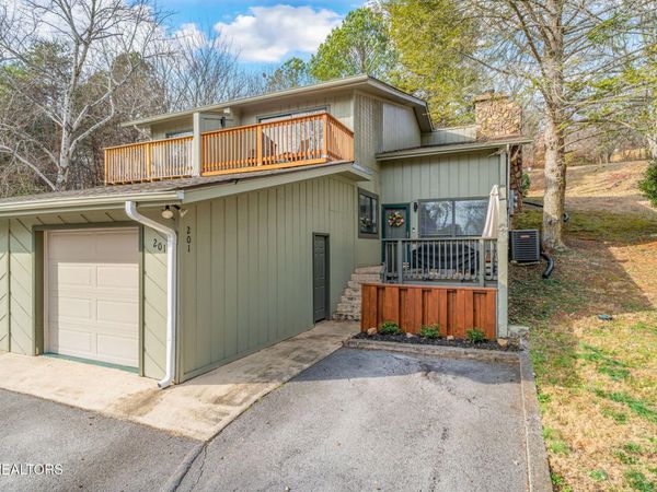 1900 Ridgecrest Drive, Knoxville, TN 37918