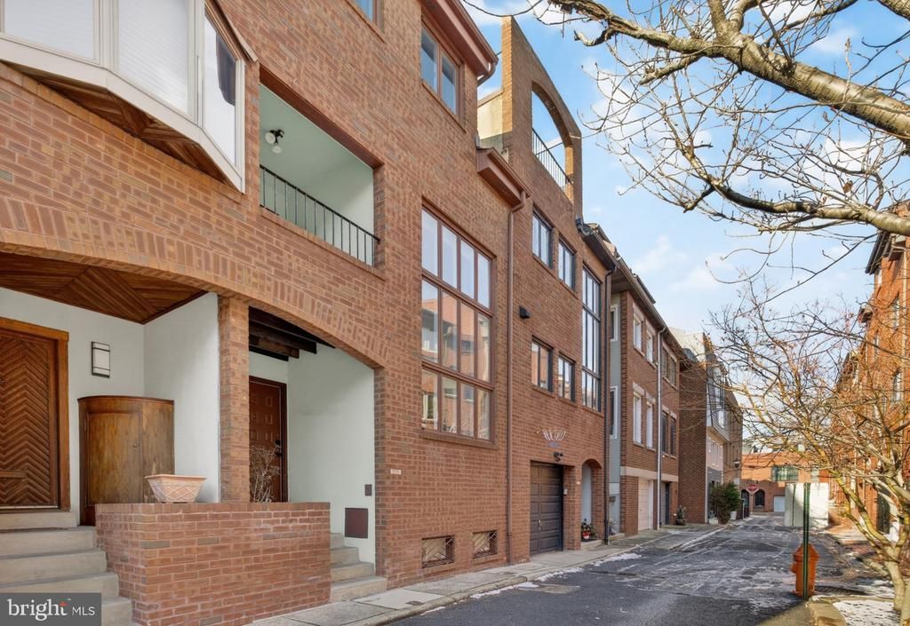 718 S Philip Street, Philadelphia, PA 19147 Main Photo