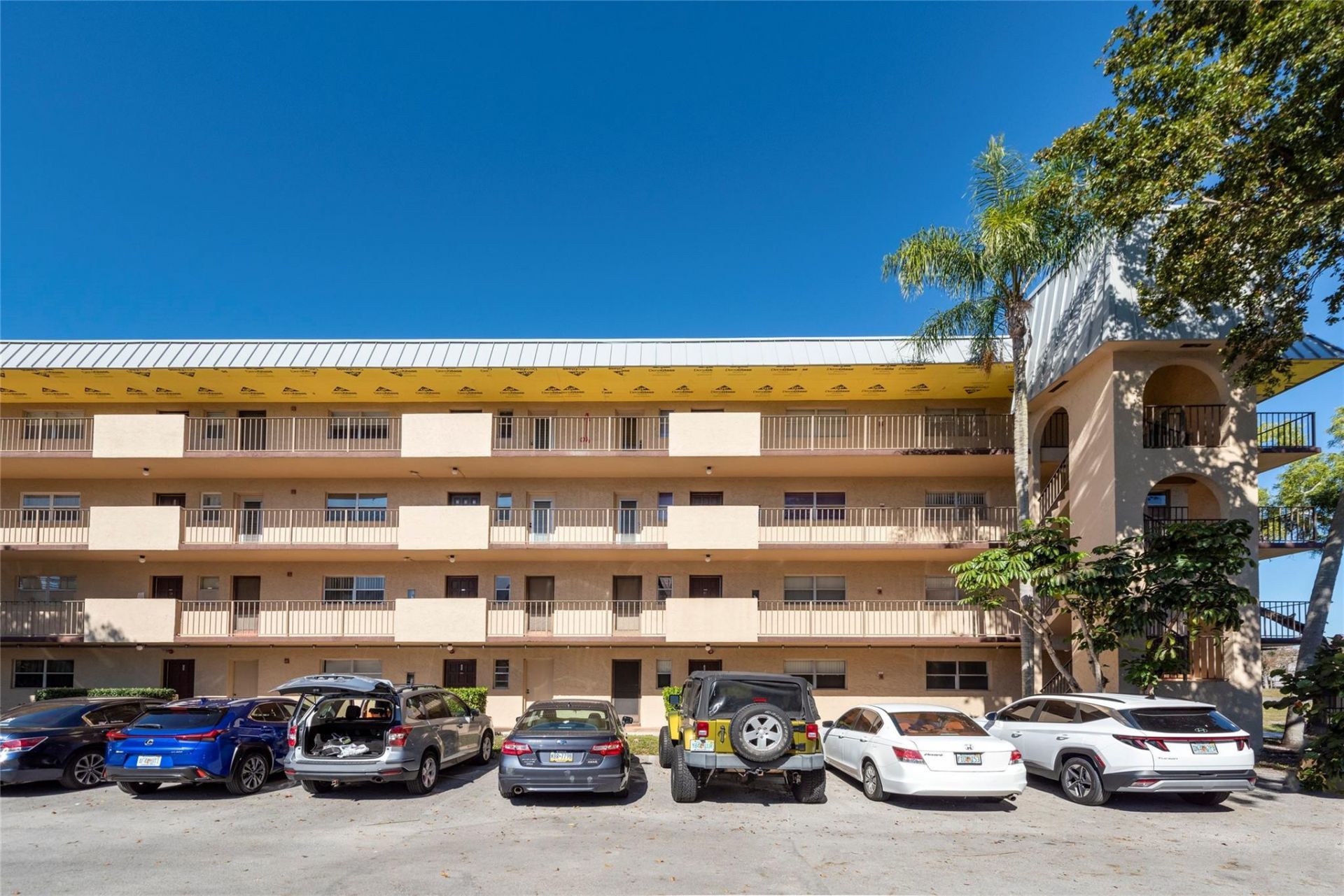 6101 N Falls Circle Drive, Unit 402, Lauderhill, FL 33319 Photo