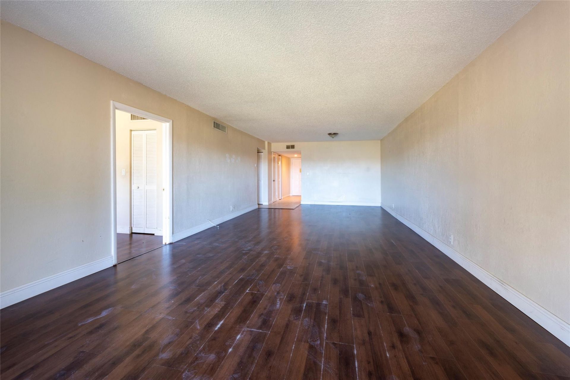 6101 N Falls Circle Drive, Unit 402, Lauderhill, FL 33319 Photo