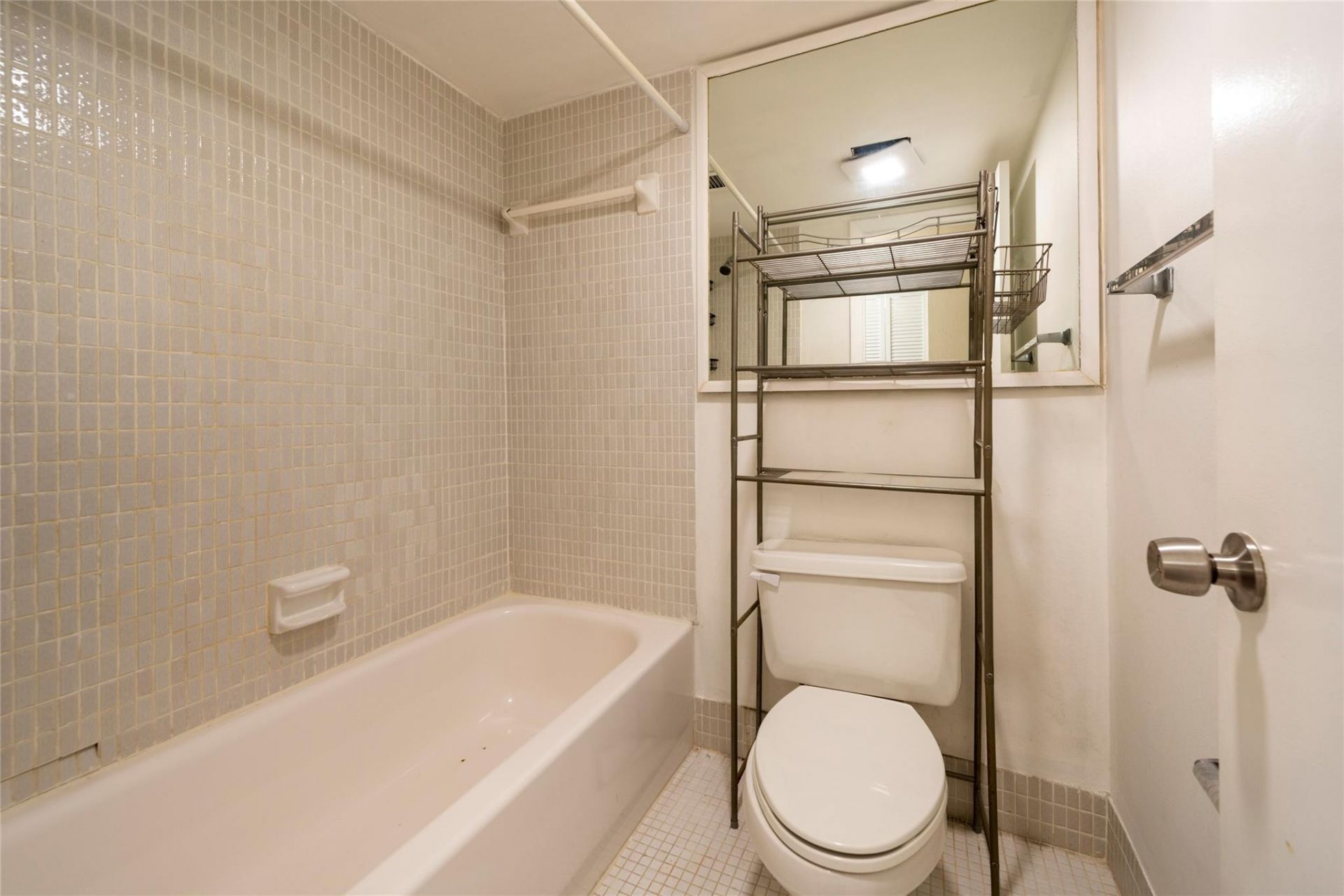 6101 N Falls Circle Drive, Unit 402, Lauderhill, FL 33319 Photo