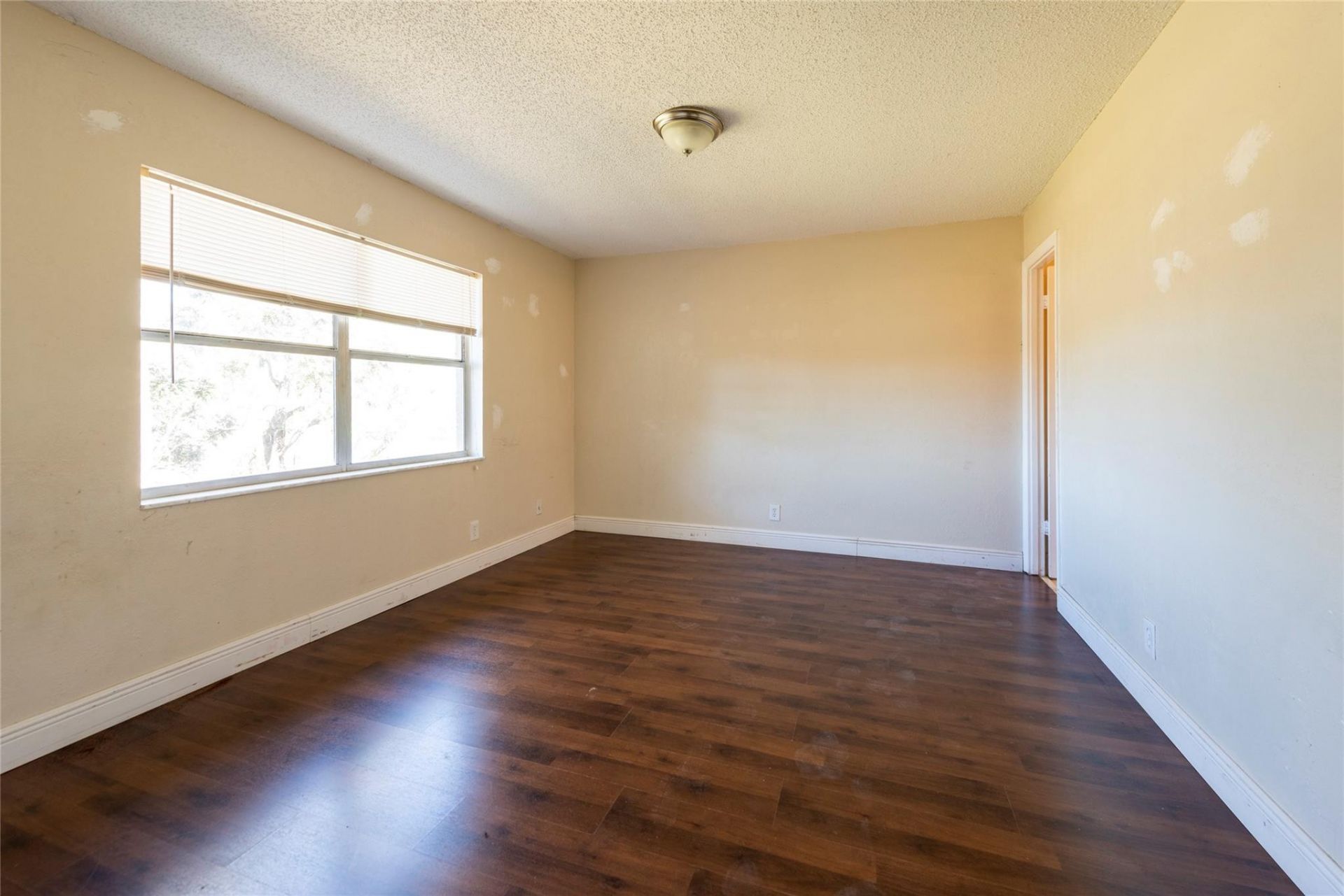 6101 N Falls Circle Drive, Unit 402, Lauderhill, FL 33319 Photo