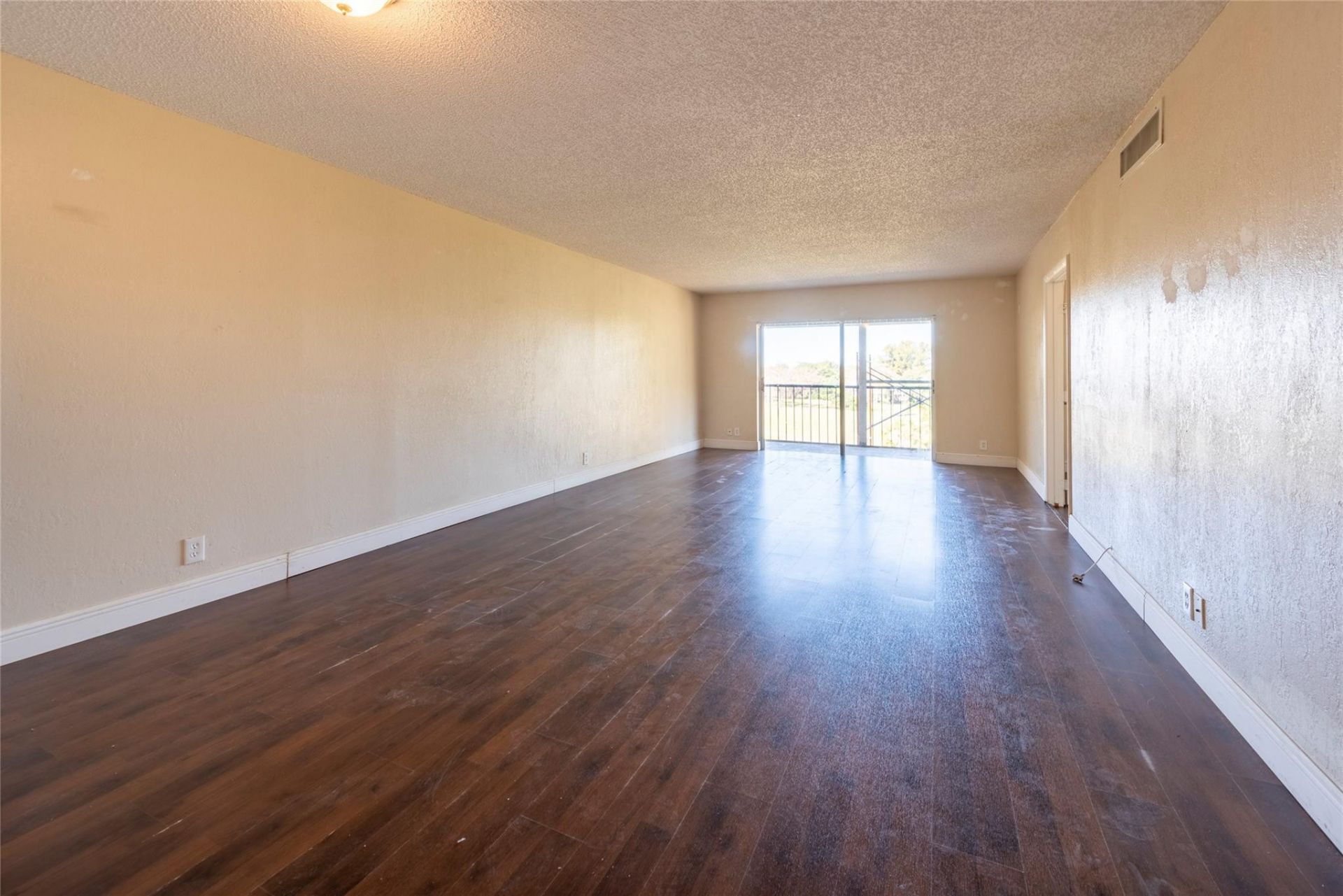 6101 N Falls Circle Drive, Unit 402, Lauderhill, FL 33319 Photo