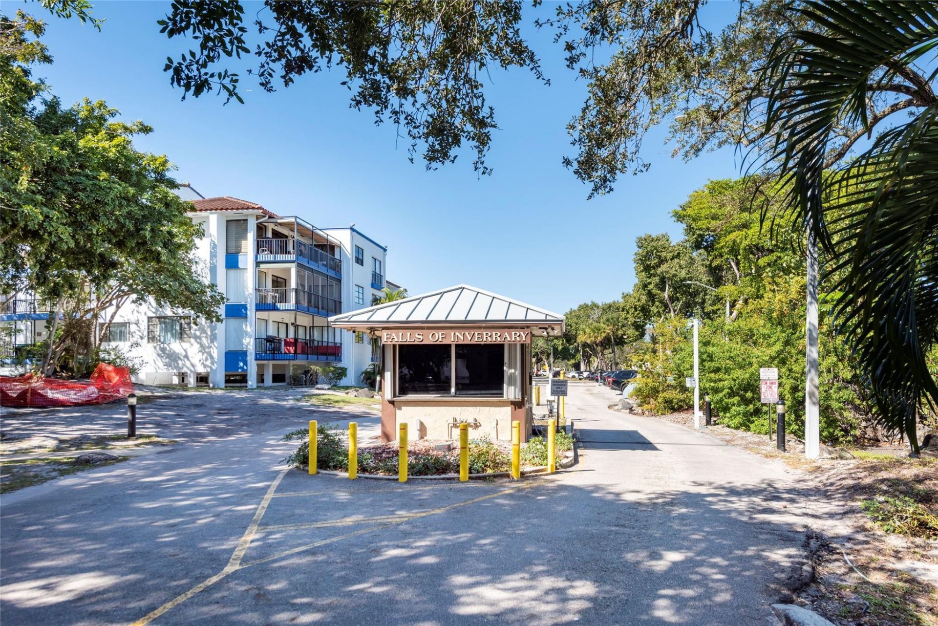 6101 N Falls Circle Drive, Unit 402, Lauderhill, FL 33319 Photo