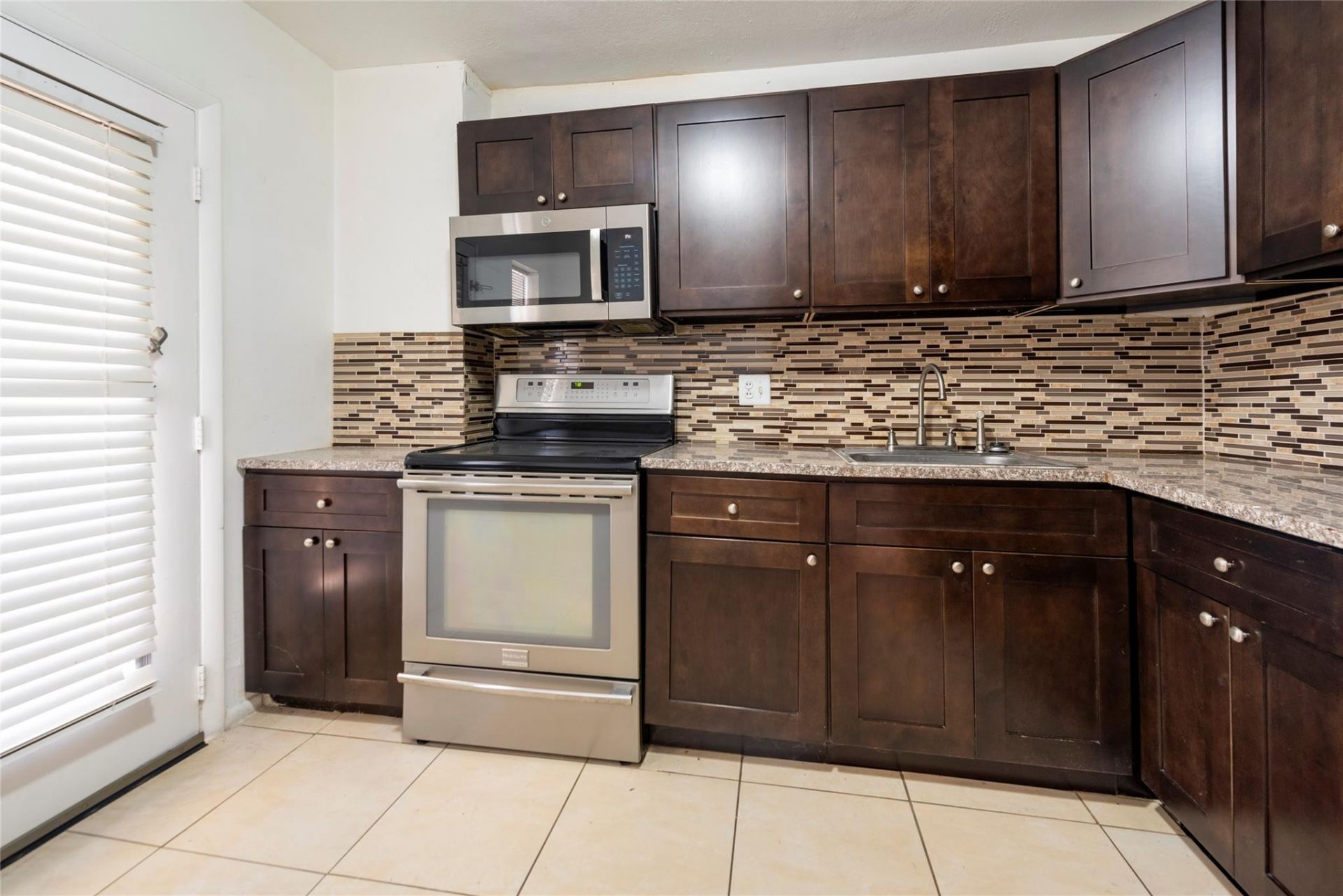 6101 N Falls Circle Drive, Unit 402, Lauderhill, FL 33319 Photo