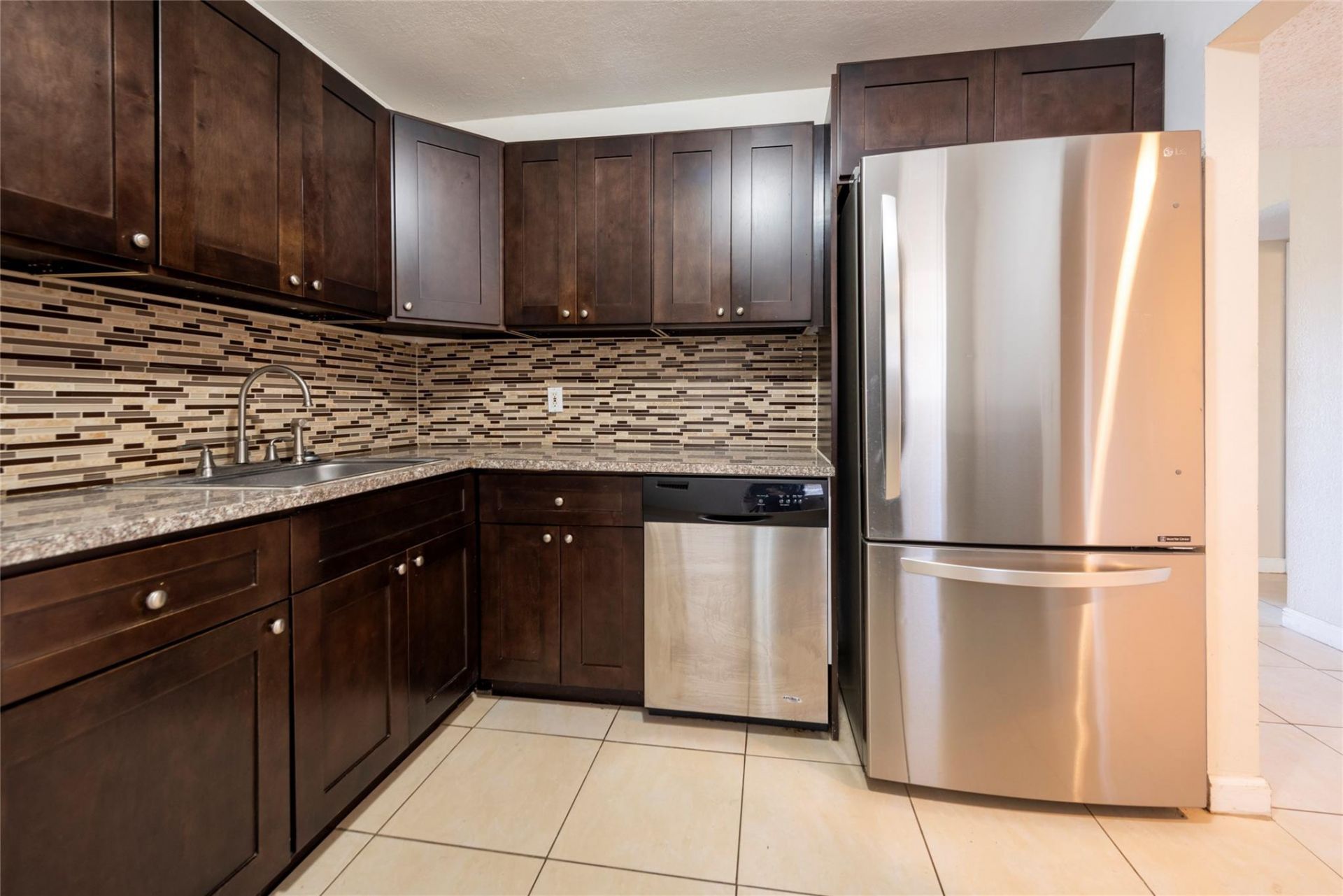 6101 N Falls Circle Drive, Unit 402, Lauderhill, FL 33319 Photo