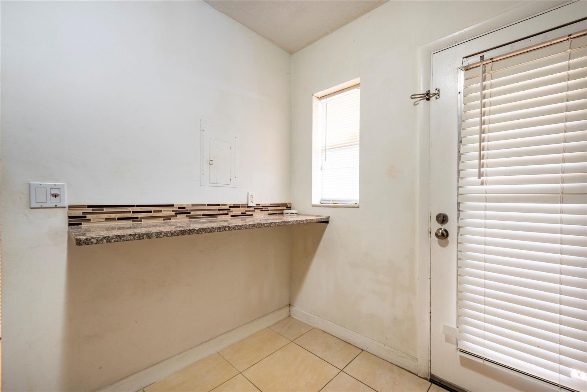 6101 N Falls Circle Drive, Unit 402, Lauderhill, FL 33319 Photo