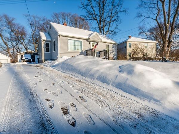 147 Woolf Avenue, Akron, OH 44312