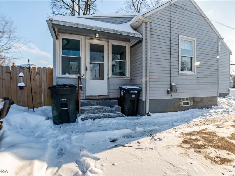 147 Woolf Avenue, Akron, OH 44312 Photo 9