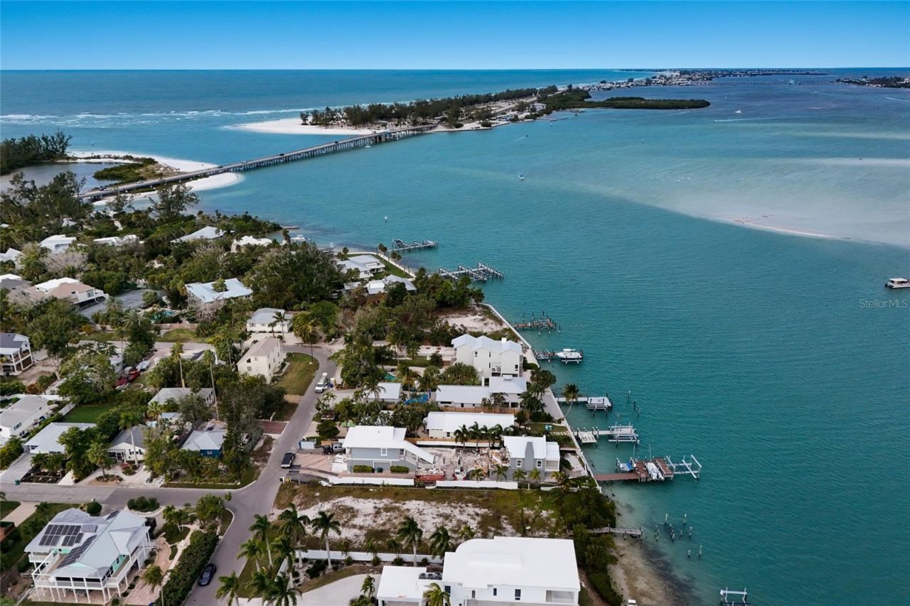 7094 Longboat Drive E, Longboat Key, FL 34228 Photo