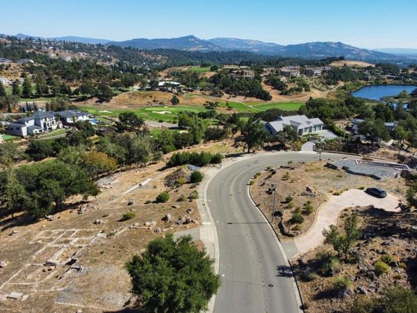 3776 Skyfarm Drive, Santa Rosa, CA 95403