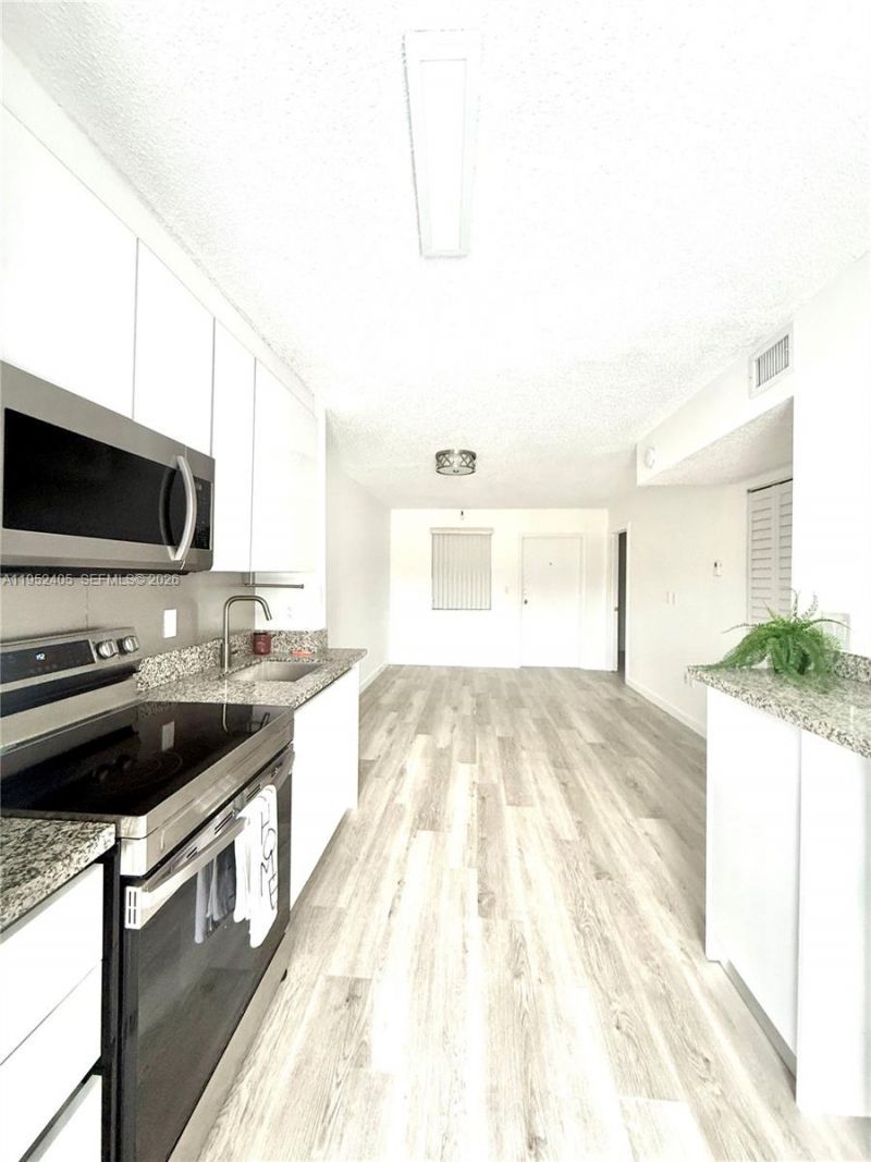 2575 SW 27th Ave, Unit 210, Miami, FL 33133 Photo