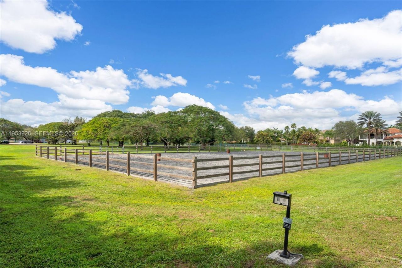 12861 Kapok Ln, Davie, FL 33330 Photo