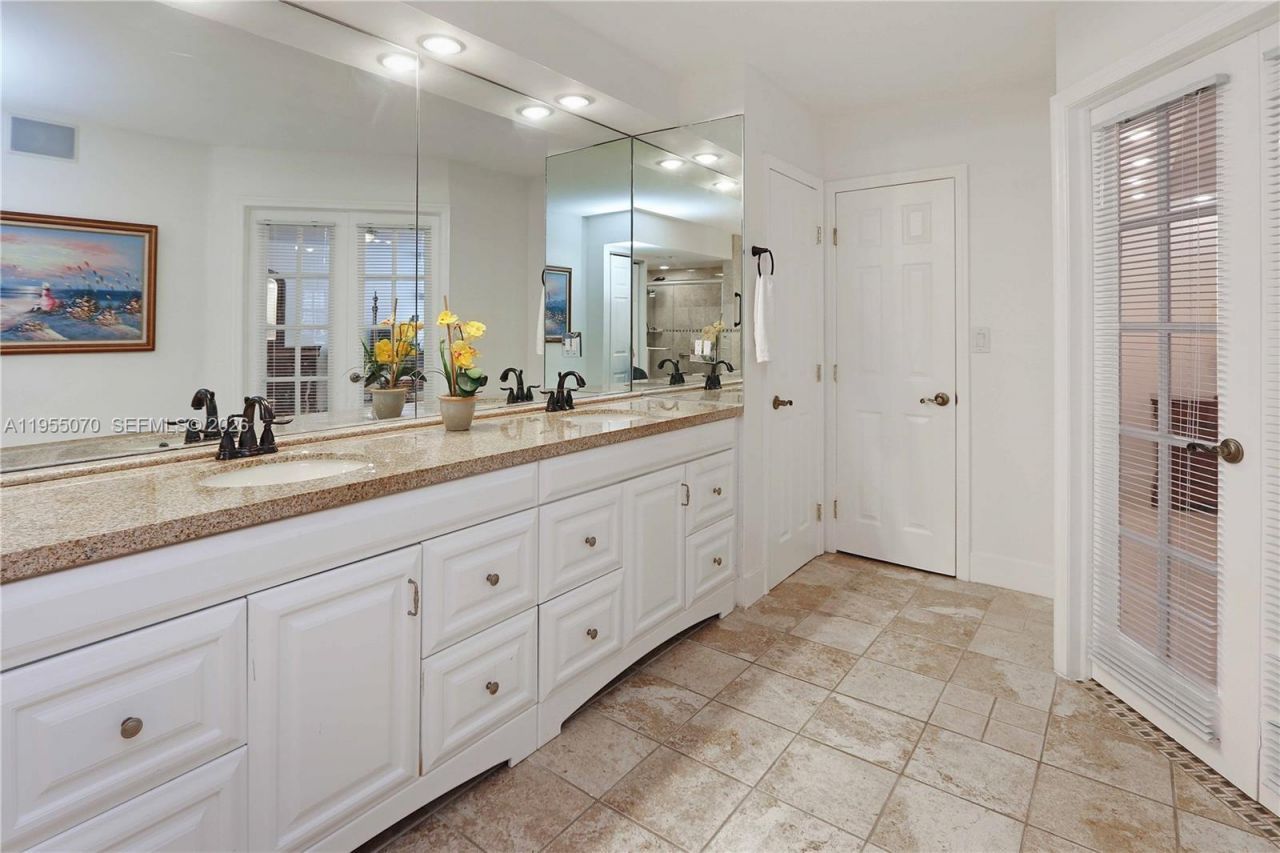 2030 S Ocean Dr, Unit 727, Hallandale Beach, FL 33009 Photo