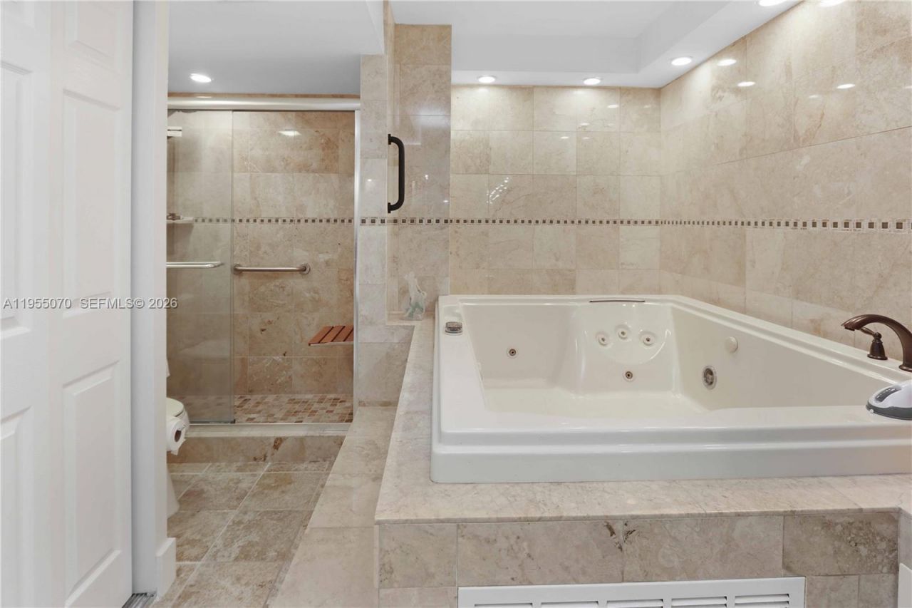 2030 S Ocean Dr, Unit 727, Hallandale Beach, FL 33009 Photo