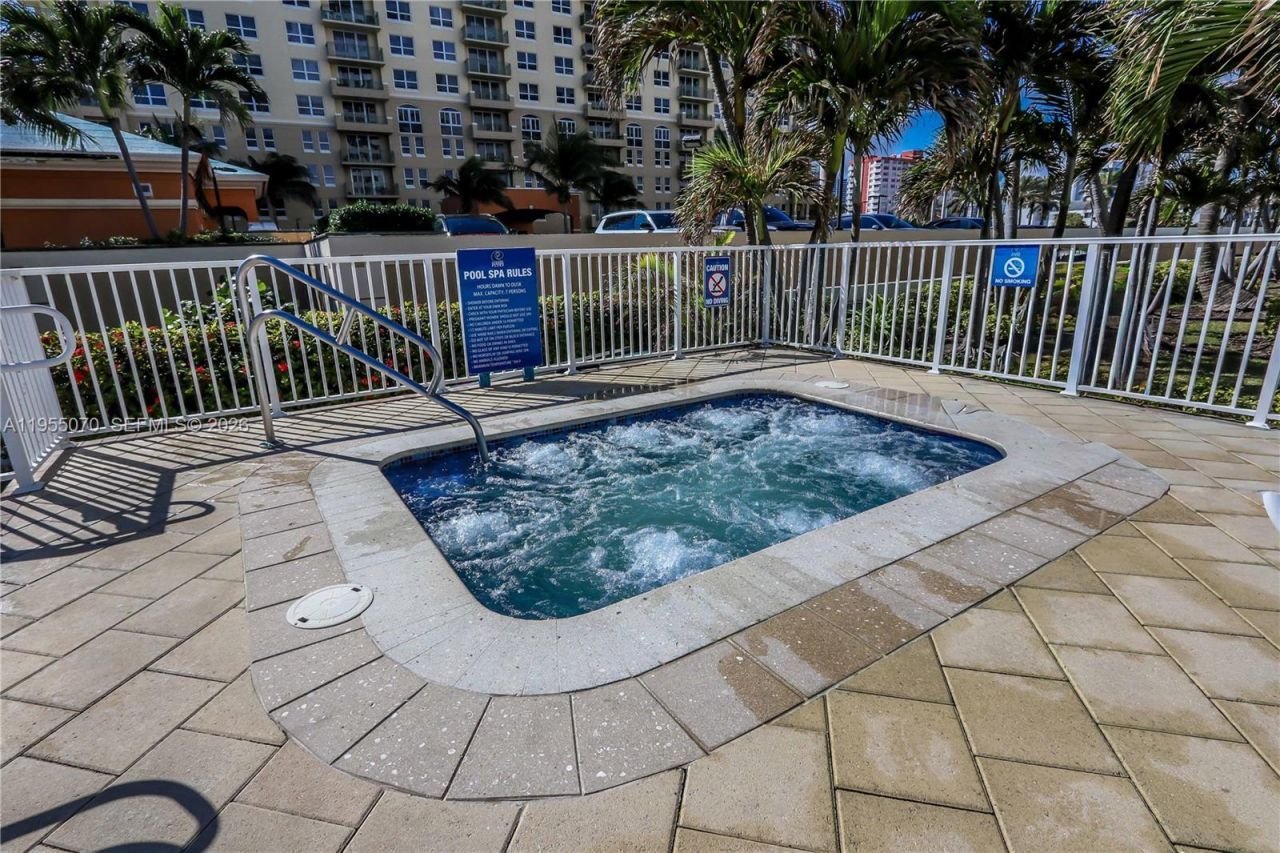 2030 S Ocean Dr, Unit 727, Hallandale Beach, FL 33009 Photo