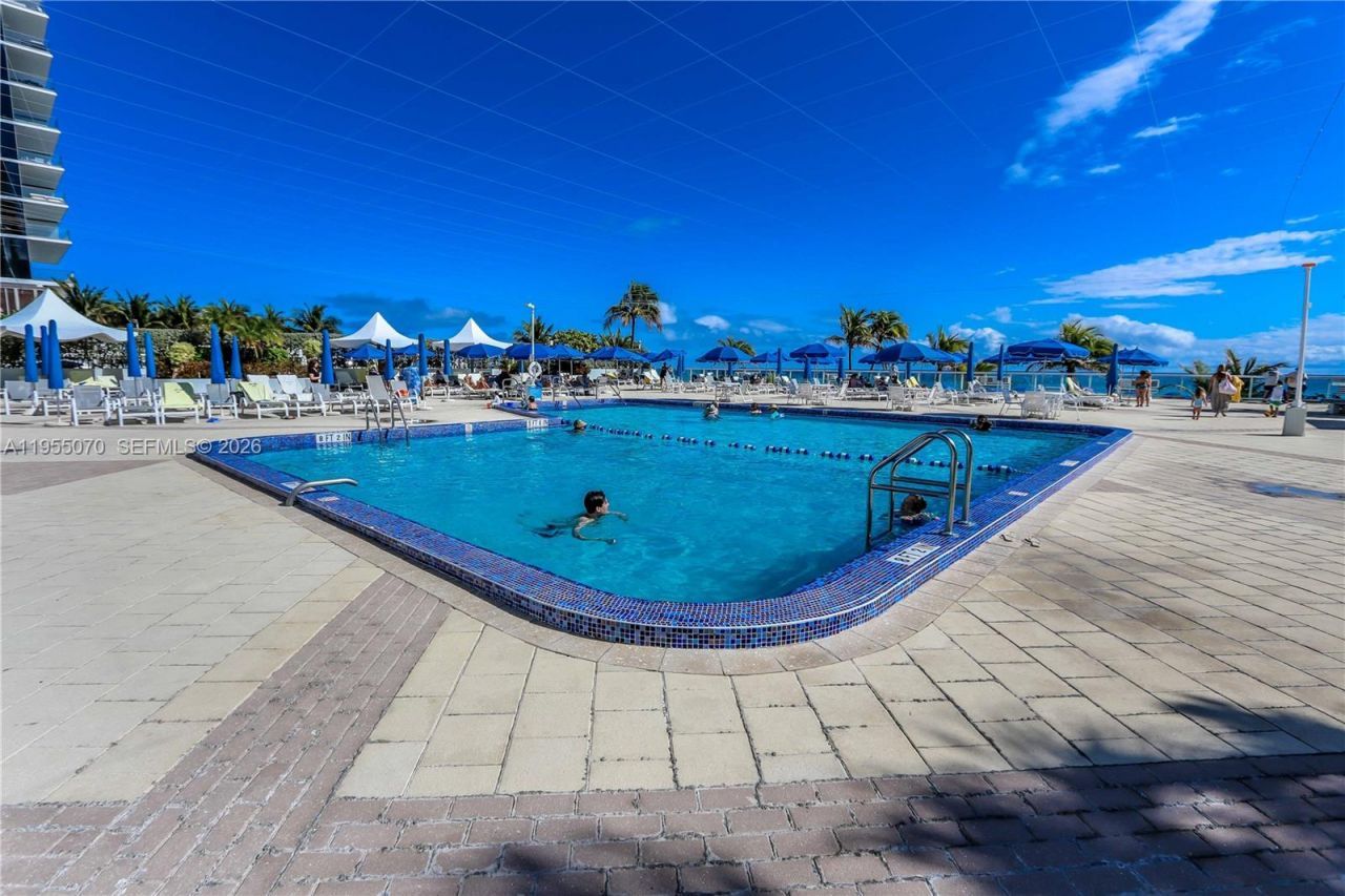 2030 S Ocean Dr, Unit 727, Hallandale Beach, FL 33009 Photo