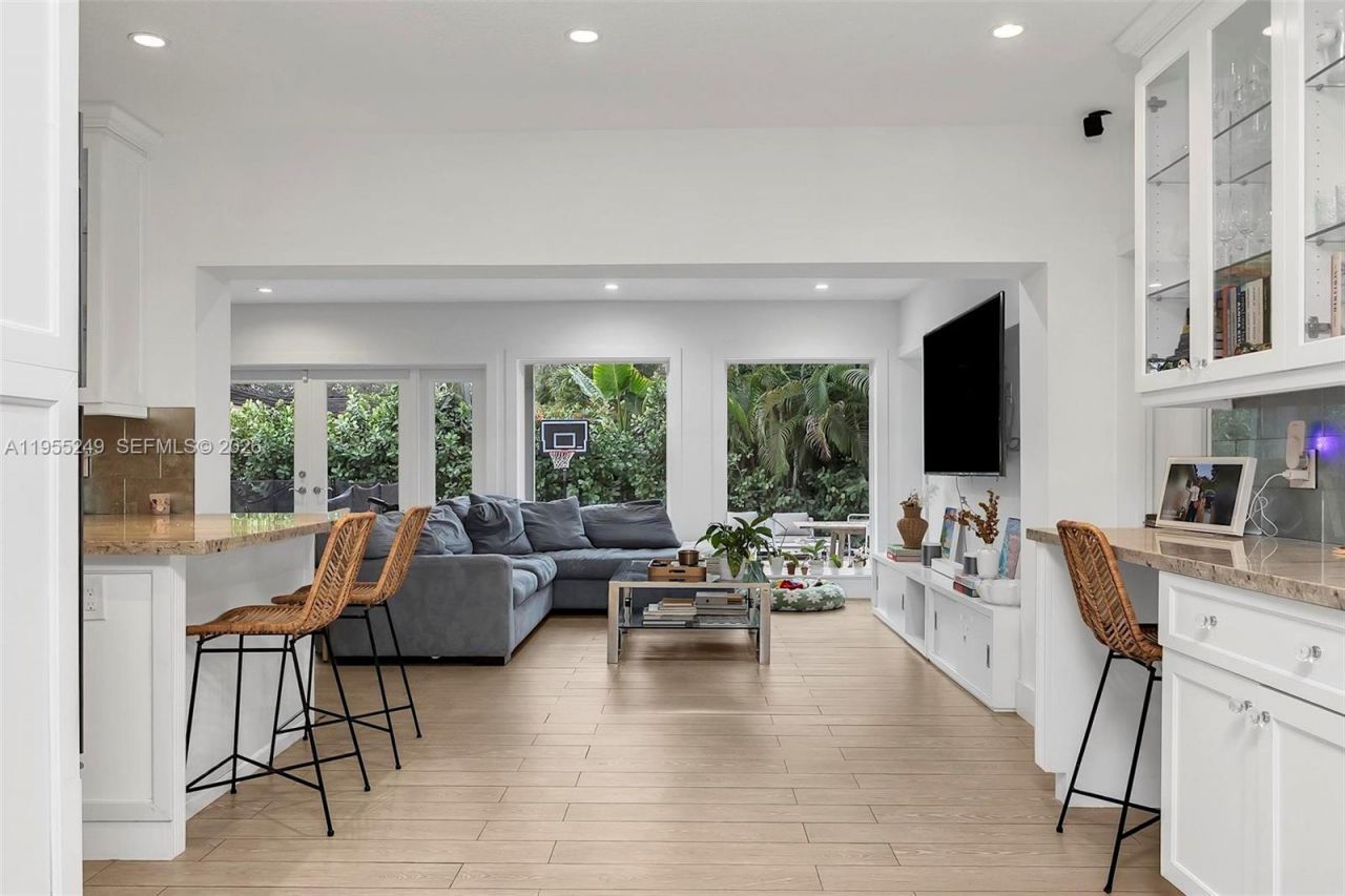 1444 Mendavia Ave , Coral Gables, FL 33146 Photo