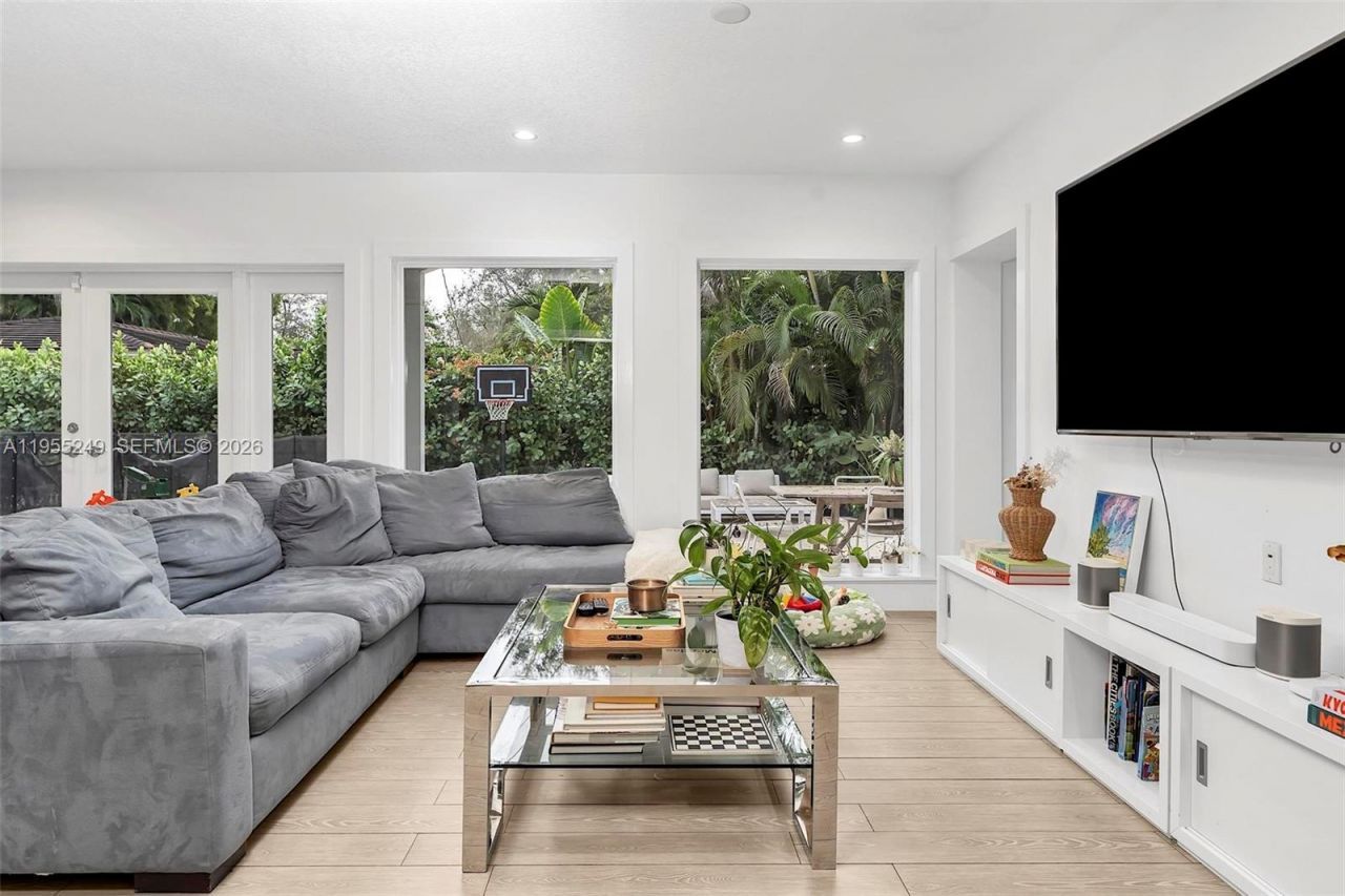 1444 Mendavia Ave , Coral Gables, FL 33146 Photo