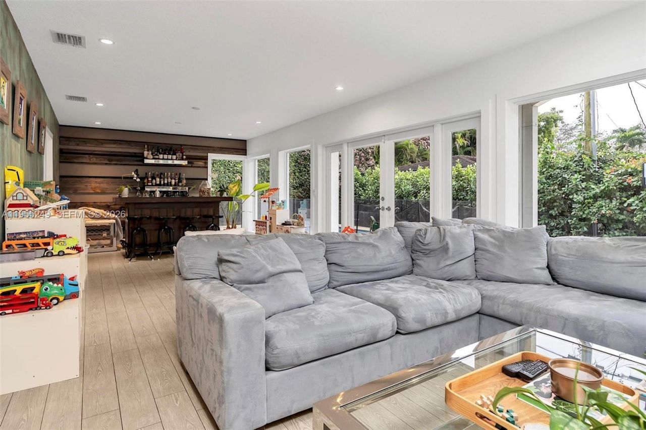 1444 Mendavia Ave , Coral Gables, FL 33146 Photo