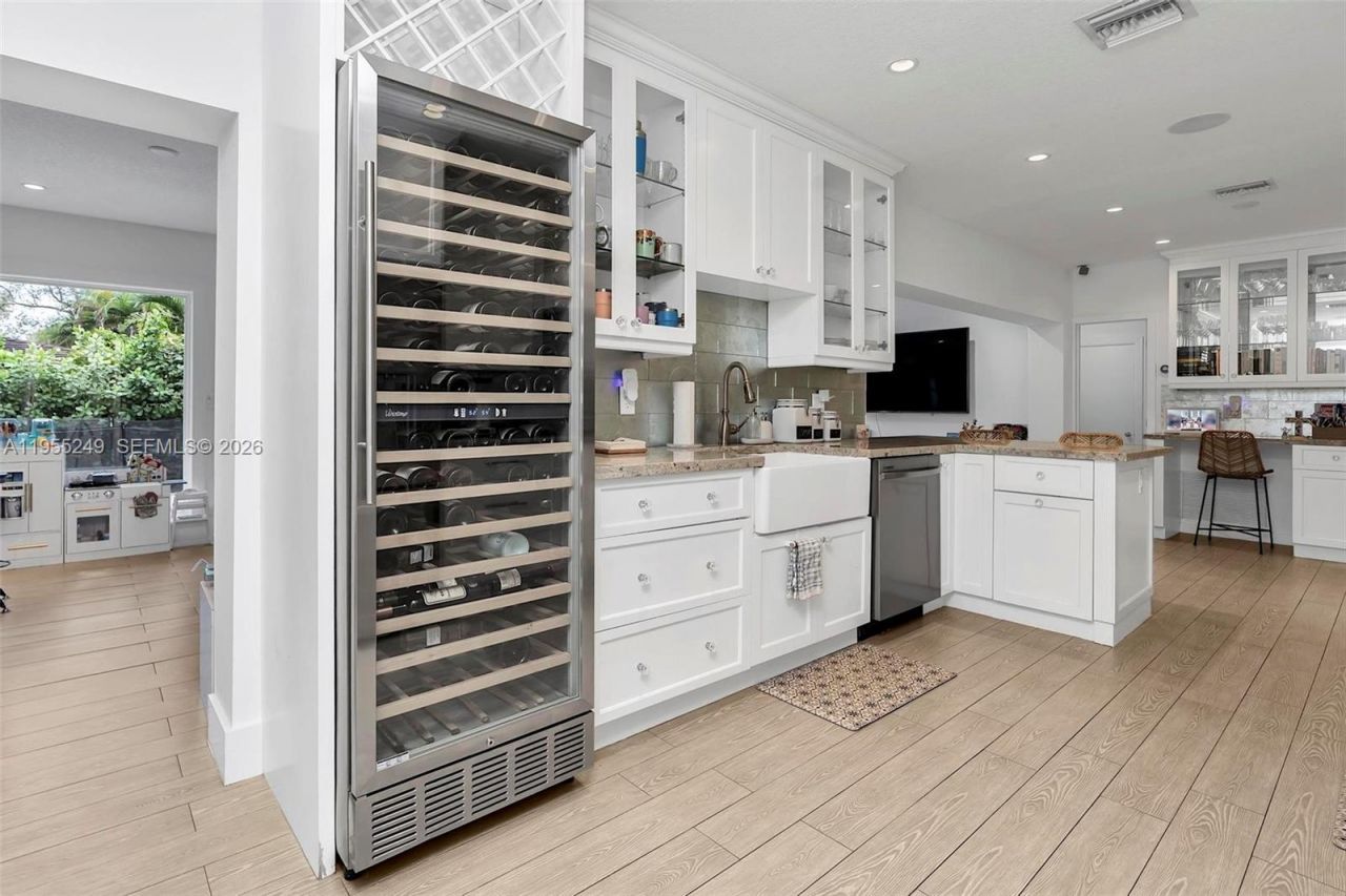 1444 Mendavia Ave , Coral Gables, FL 33146 Photo