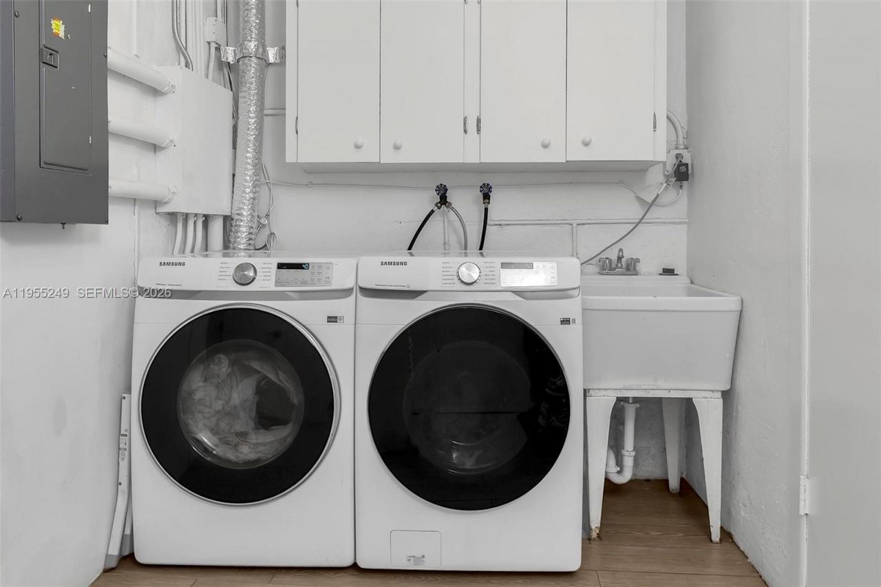 1444 Mendavia Ave , Coral Gables, FL 33146 Photo