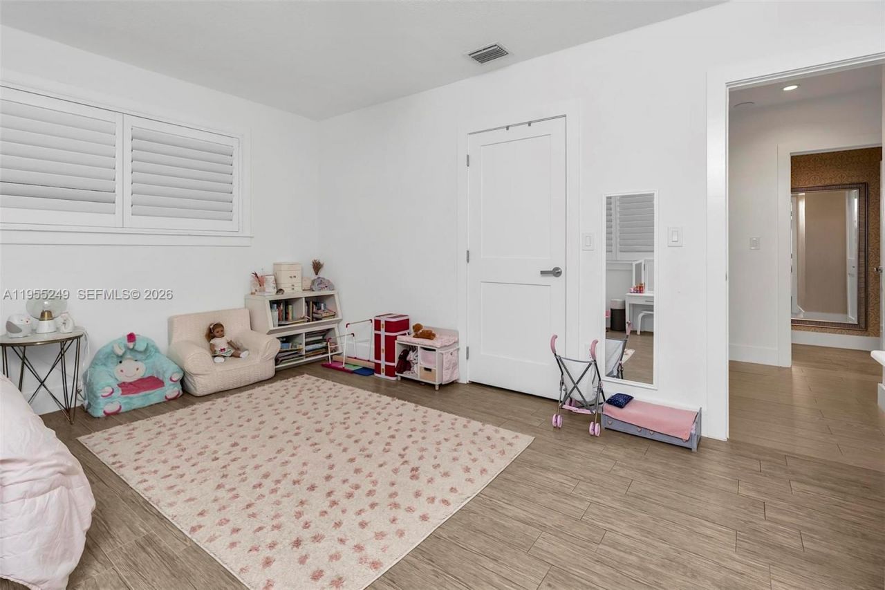 1444 Mendavia Ave , Coral Gables, FL 33146 Photo