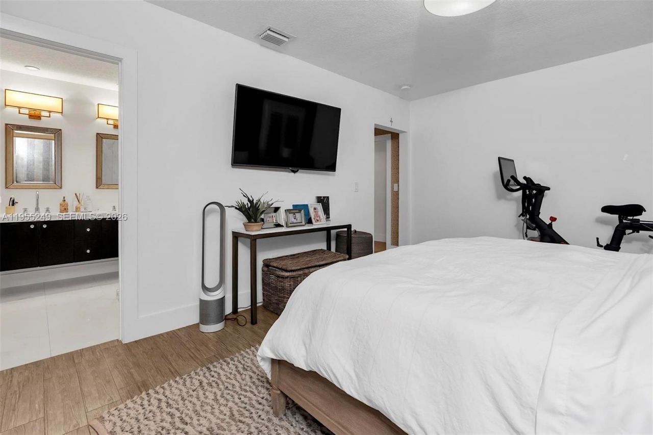 1444 Mendavia Ave , Coral Gables, FL 33146 Photo