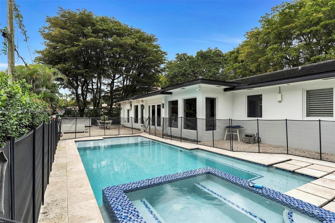 1444 Mendavia Ave , Coral Gables, FL 33146 Photo