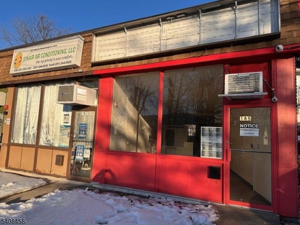 185 N Washington Ave, Bergenfield, NJ 07621