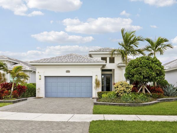 8888 SW Montova Way, Port Saint Lucie, FL 34987